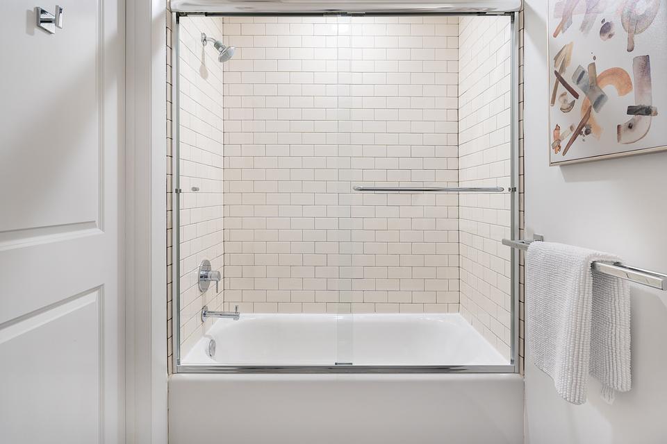 These photos are from another Landing in this building.