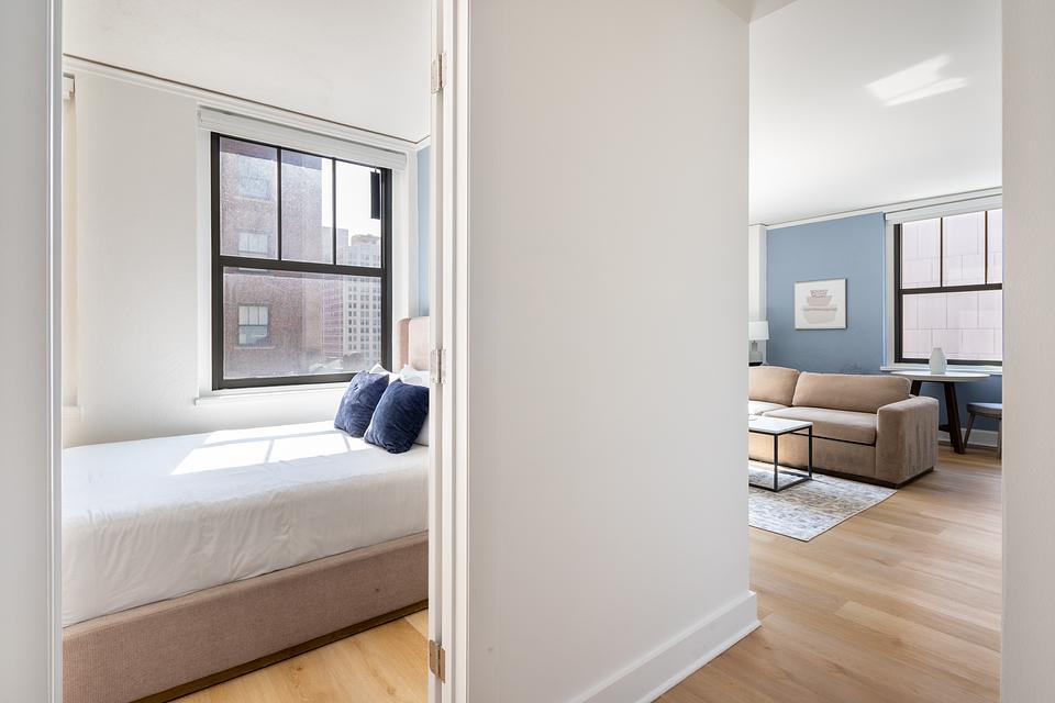 These photos are from another Landing in this building.