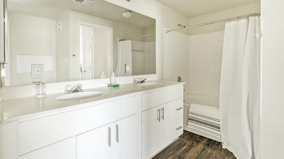 These photos are from another Landing in this building.