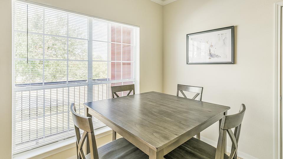 These photos are from another Landing in this building.