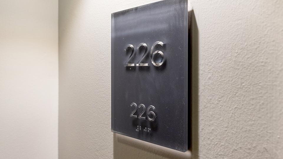 These photos are from another Landing in this building.