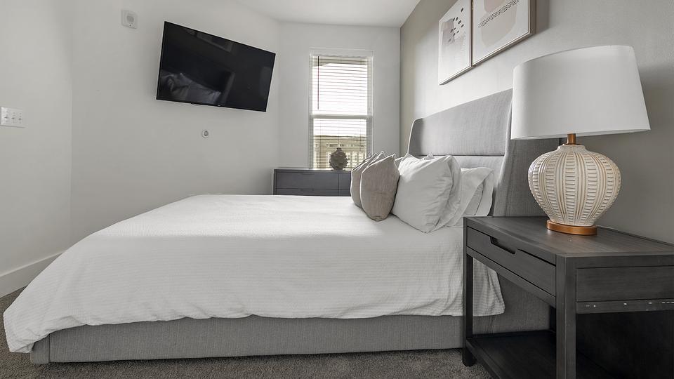 These photos are from another Landing in this building.