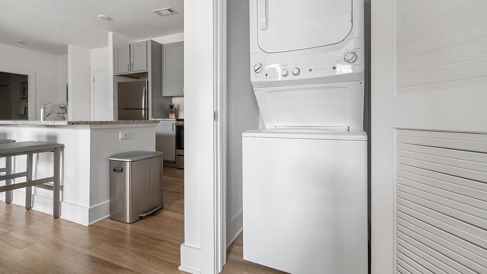 These photos are from another Landing in this building.