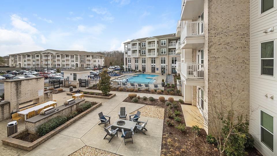 These photos are from another Landing in this building.