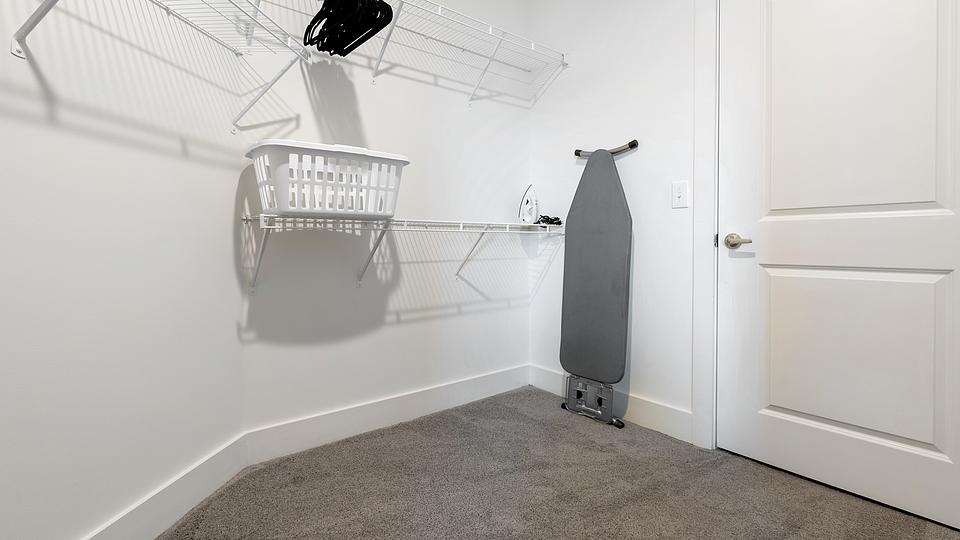 These photos are from another Landing in this building.