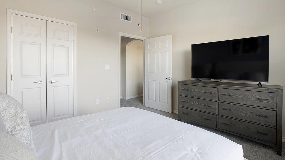 These photos are from another Landing in this building.