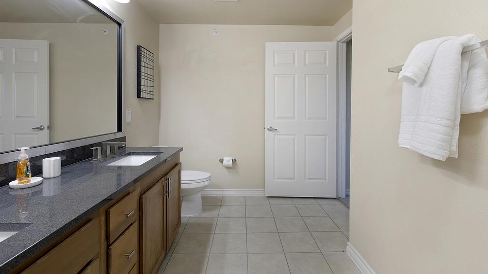 These photos are from another Landing in this building.