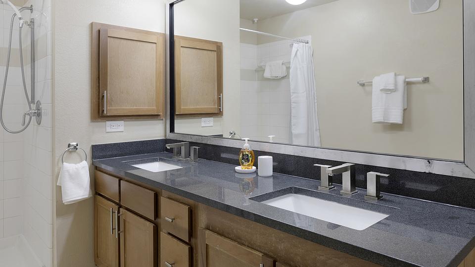 These photos are from another Landing in this building.