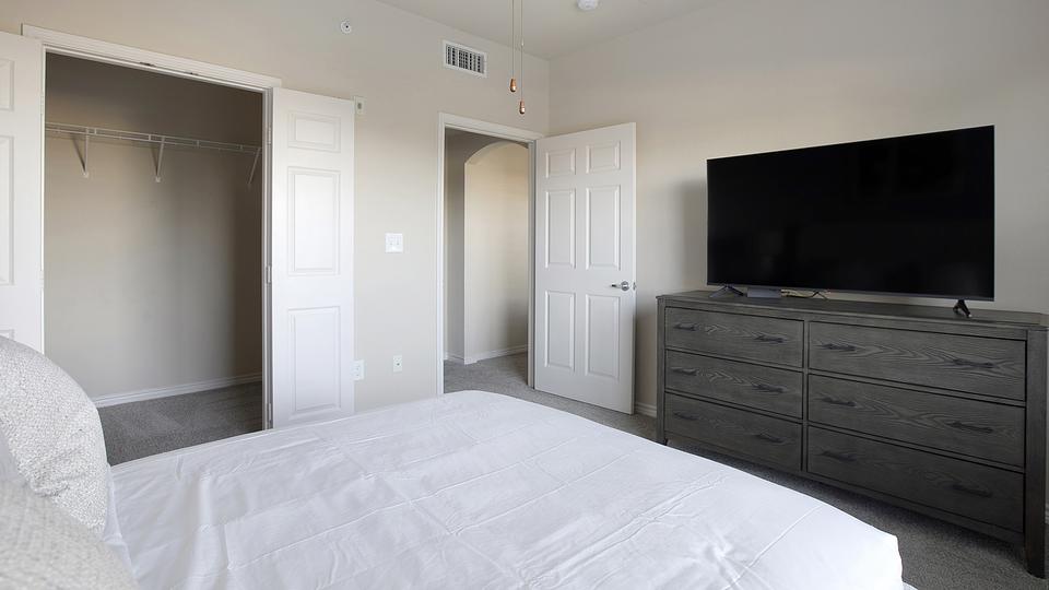 These photos are from another Landing in this building.