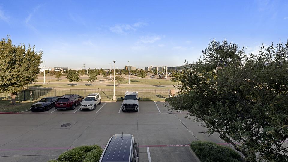 These photos are from another Landing in this building.