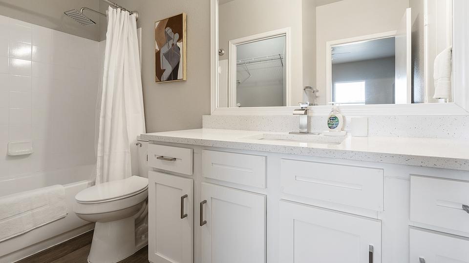 These photos are from another Landing in this building.