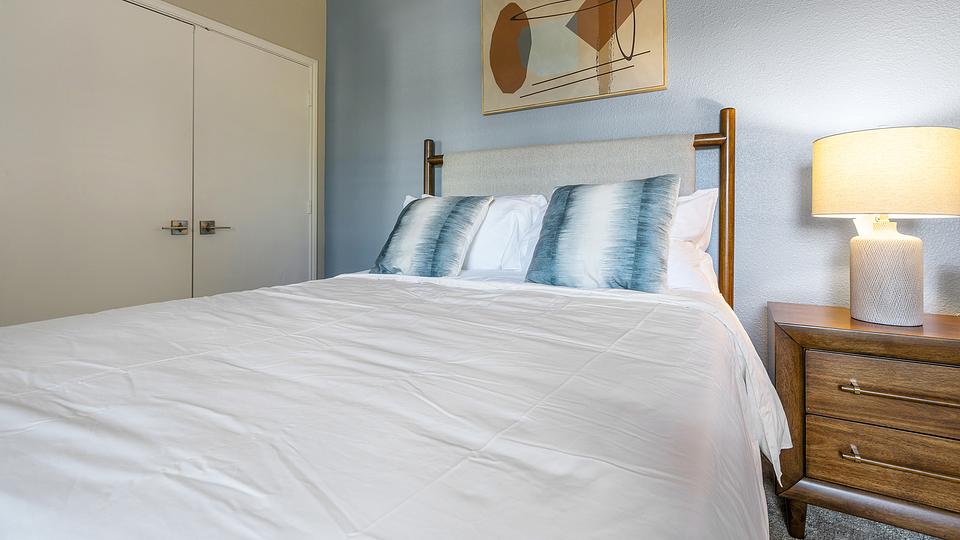 These photos are from another Landing in this building.