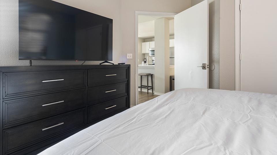 These photos are from another Landing in this building.