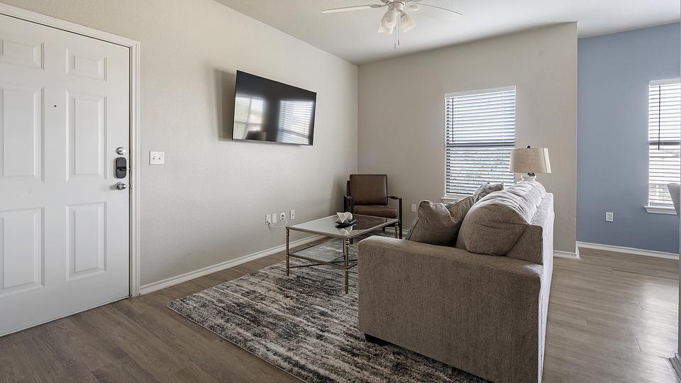 These photos are from another Landing in this building.