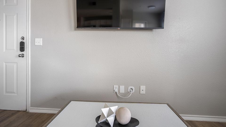 These photos are from another Landing in this building.