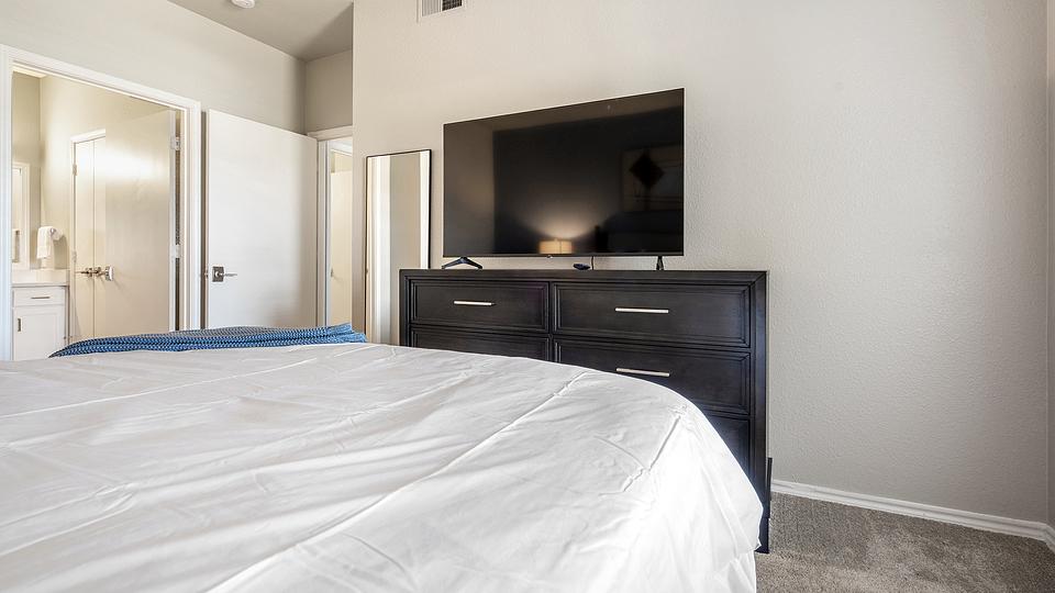 These photos are from another Landing in this building.