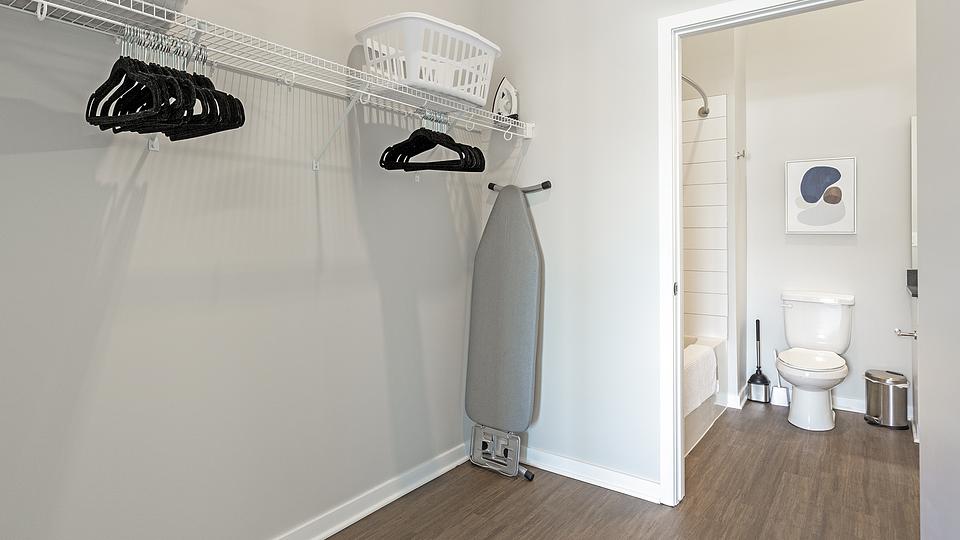 These photos are from another Landing in this building.