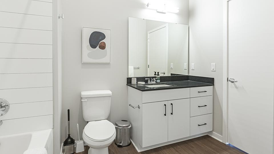 These photos are from another Landing in this building.