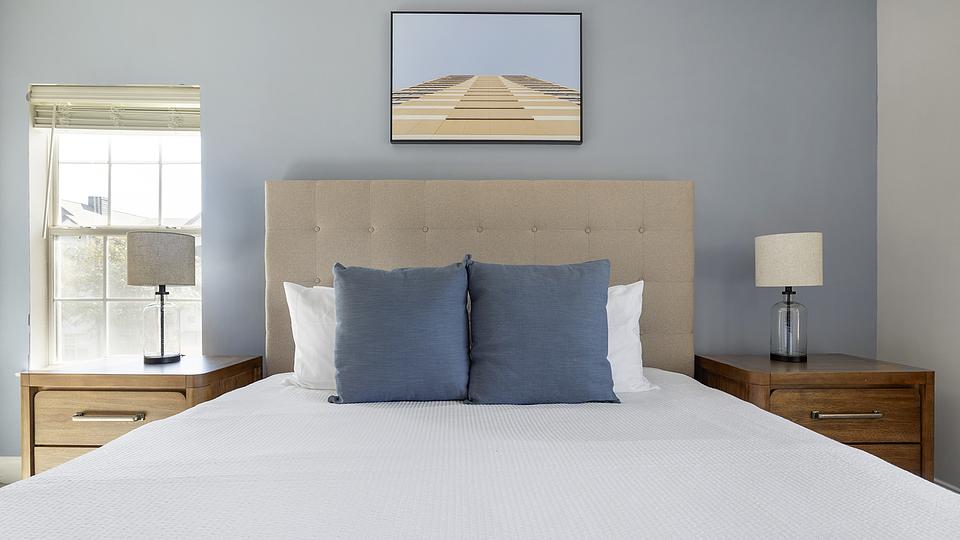 These photos are from another Landing in this building.