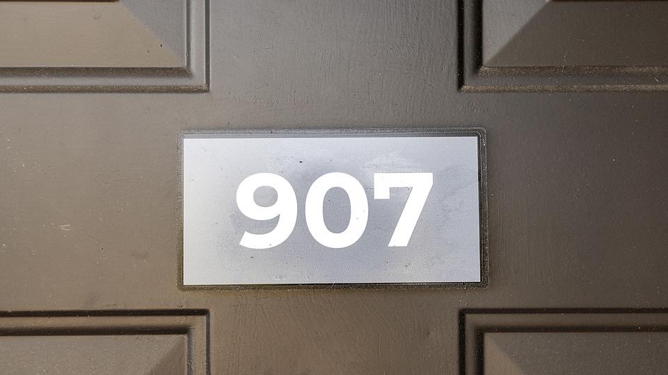 These photos are from another Landing in this building.