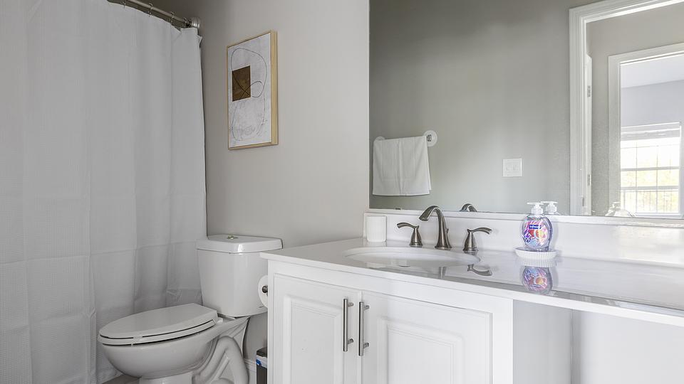 These photos are from another Landing in this building.