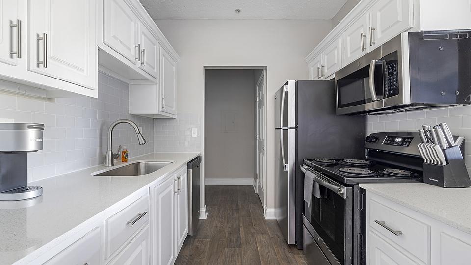 These photos are from another Landing in this building.