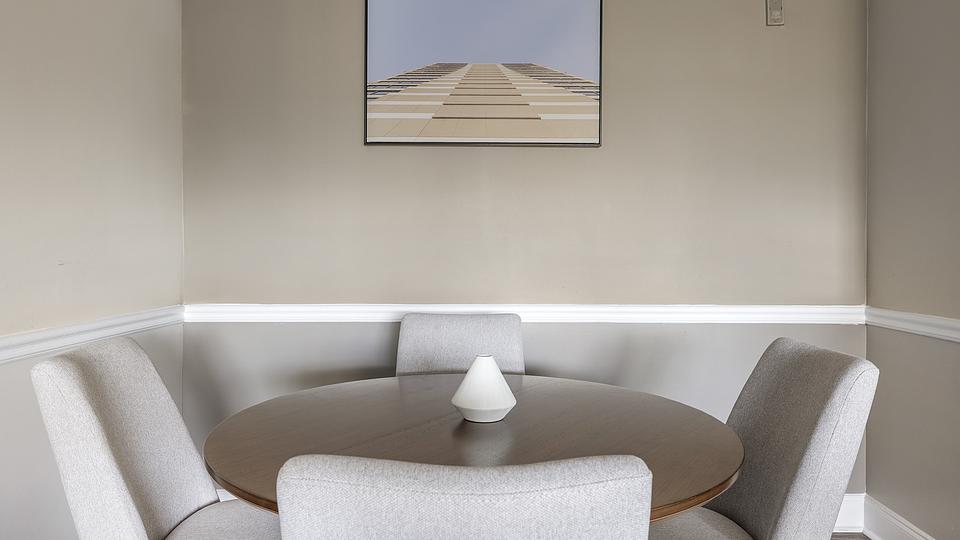 These photos are from another Landing in this building.