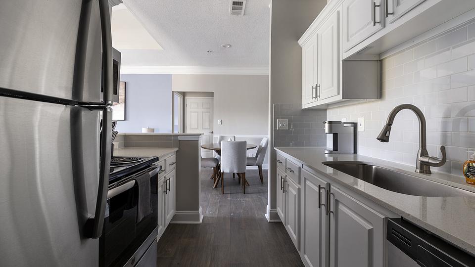 These photos are from another Landing in this building.