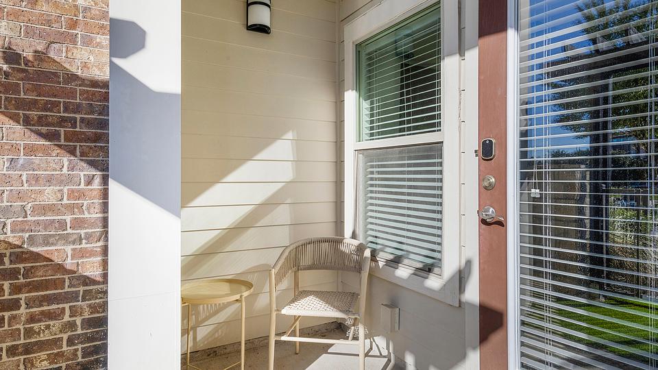 These photos are from another Landing in this building.