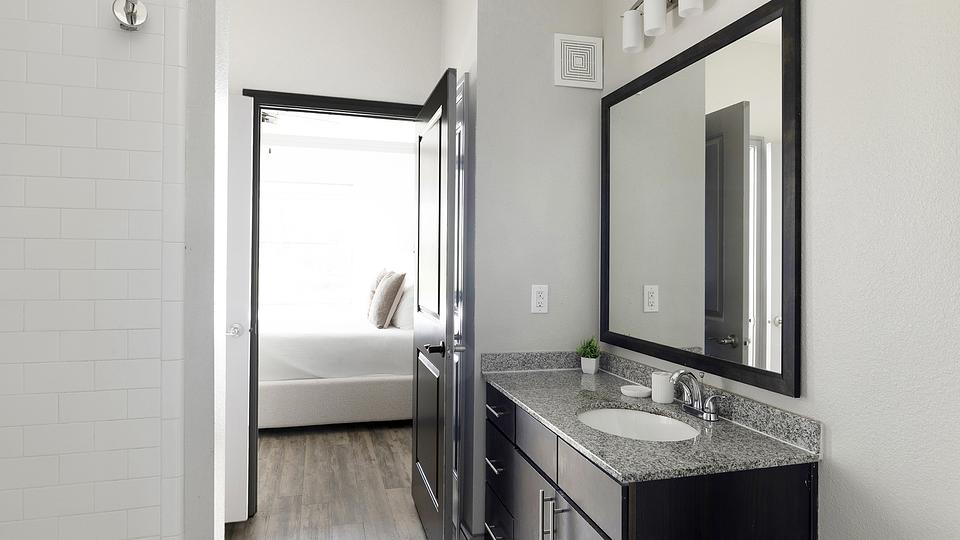 These photos are from another Landing in this building.