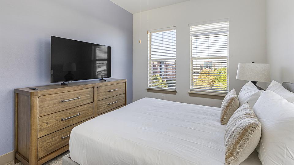 These photos are from another Landing in this building.