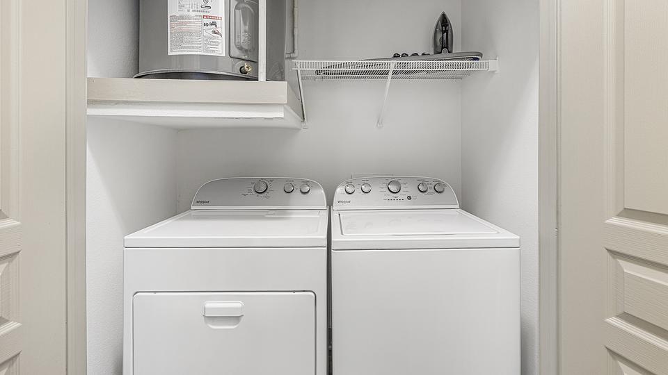 These photos are from another Landing in this building.