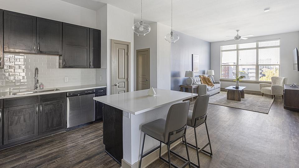 These photos are from another Landing in this building.