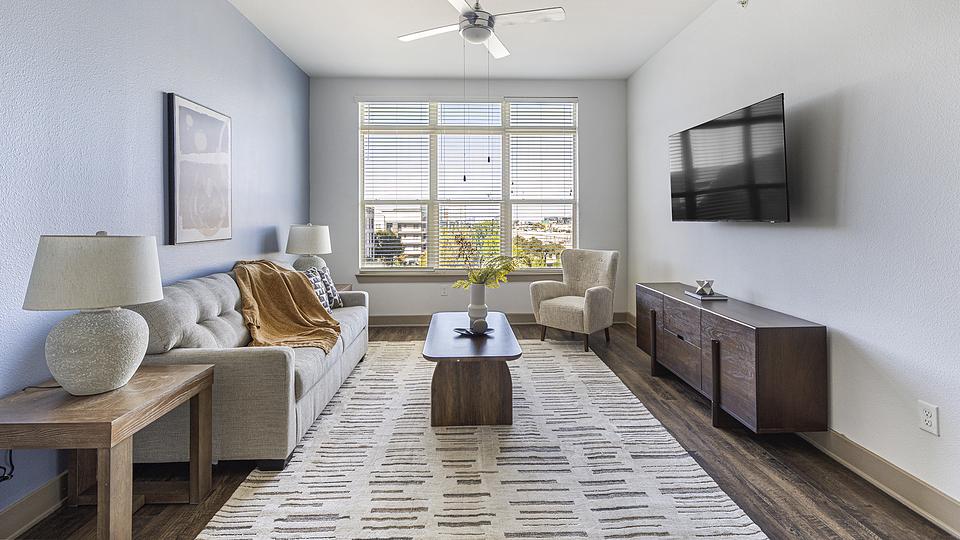 These photos are from another Landing in this building.