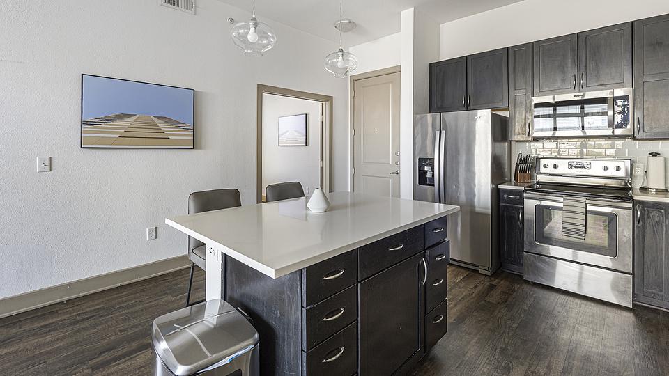 These photos are from another Landing in this building.