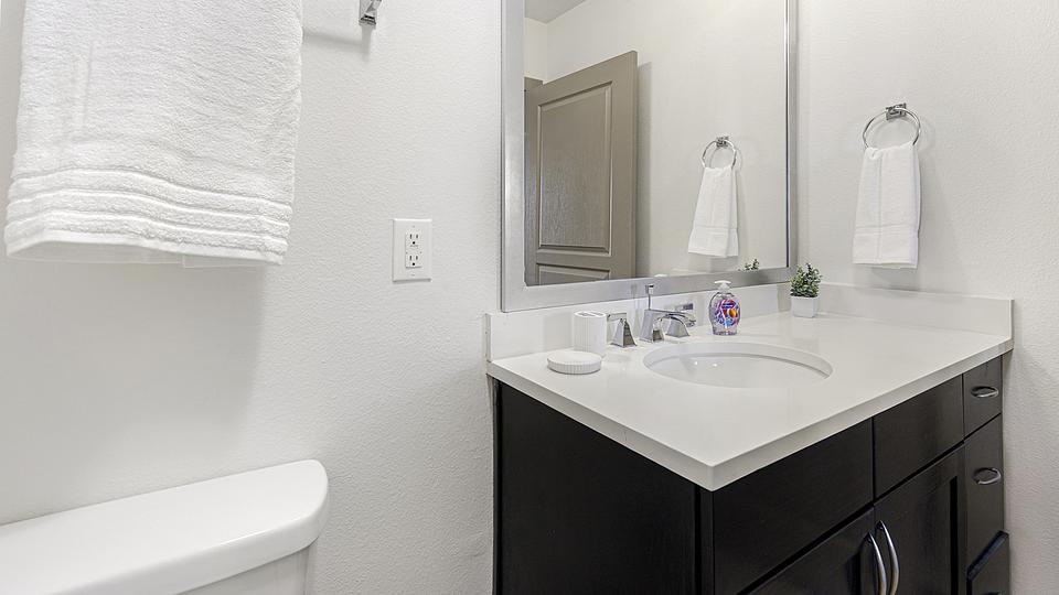 These photos are from another Landing in this building.