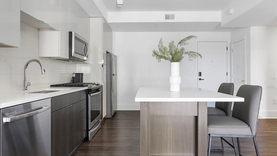 These photos are from another Landing in this building.