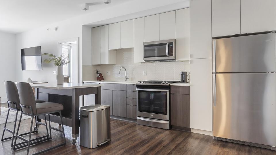 These photos are from another Landing in this building.