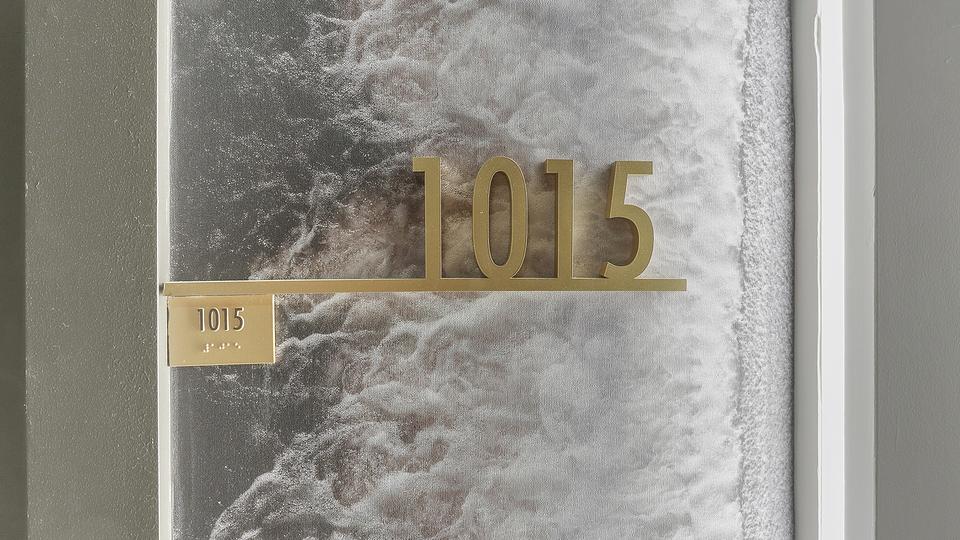 These photos are from another Landing in this building.