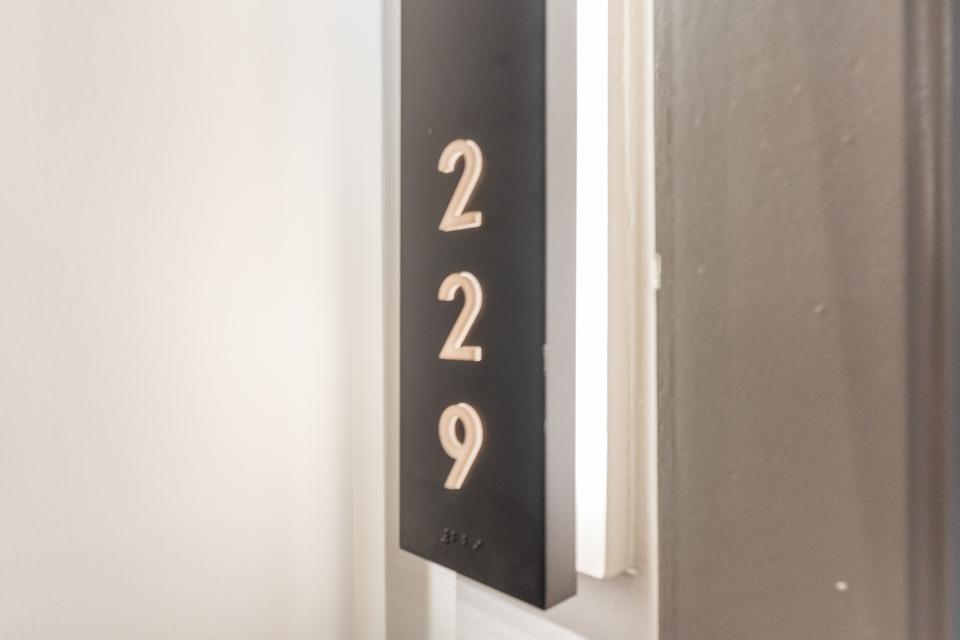 These photos are from another Landing in this building.