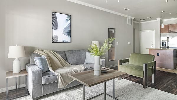 Cortland Addison Circle