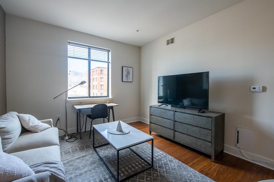 These photos are from another Landing in this building.