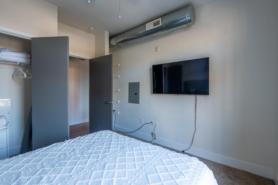 These photos are from another Landing in this building.