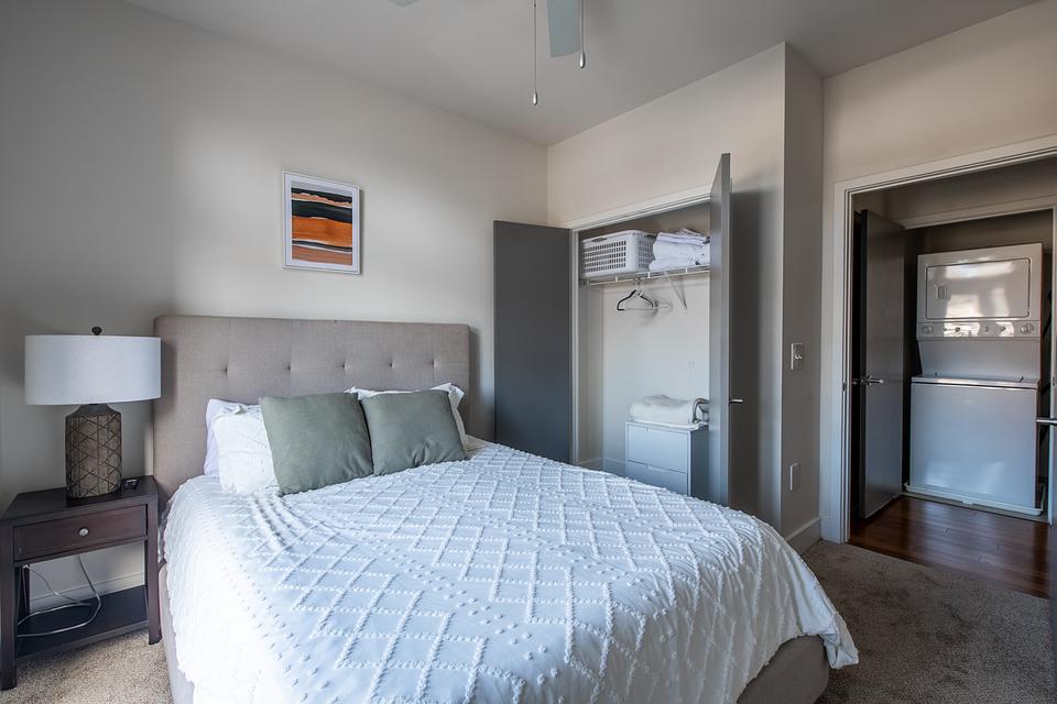 These photos are from another Landing in this building.