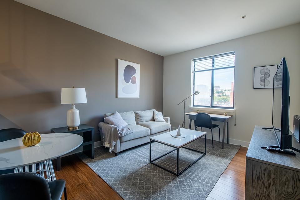 These photos are from another Landing in this building.