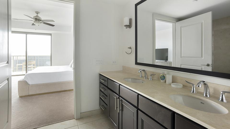 These photos are from another Landing in this building.