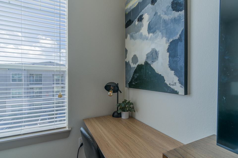 These photos are from another Landing in this building.