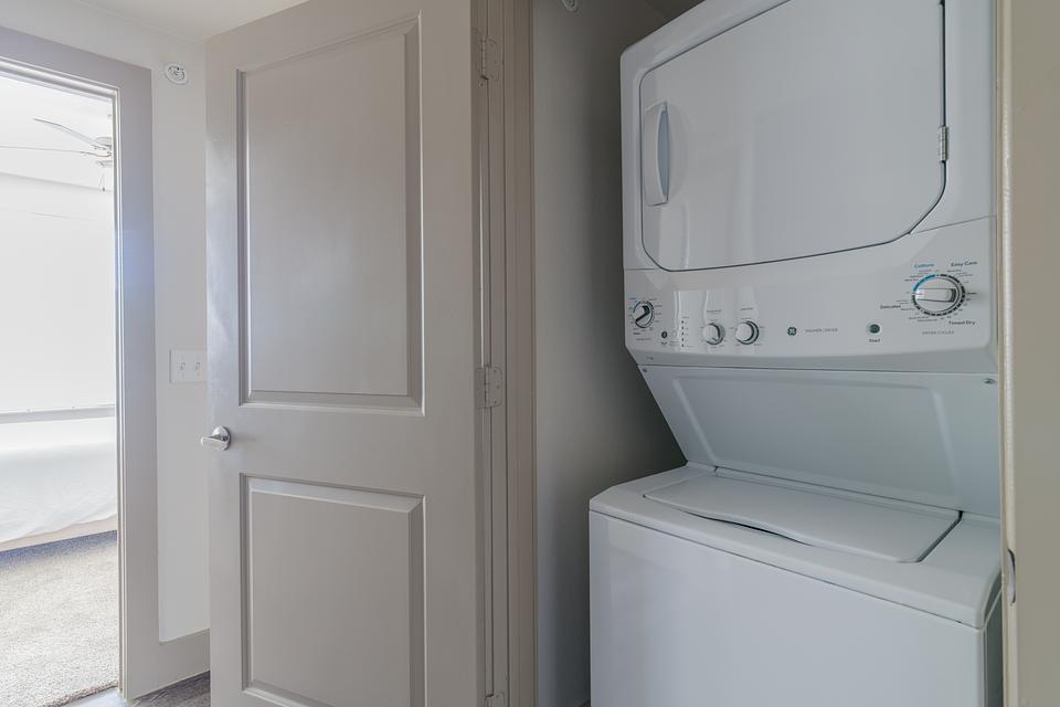 These photos are from another Landing in this building.