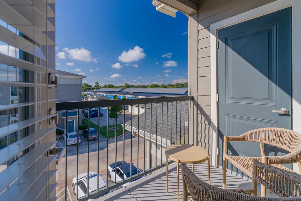 These photos are from another Landing in this building.