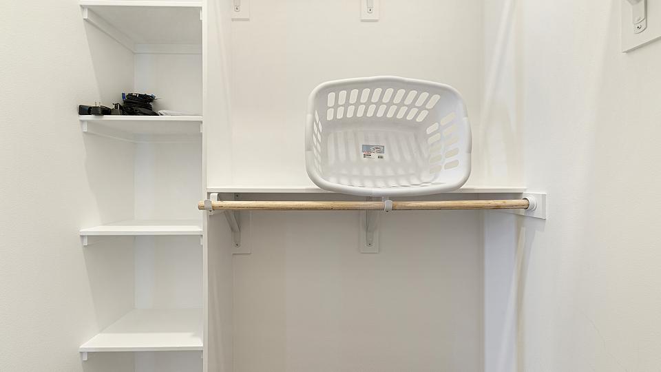 These photos are from another Landing in this building.